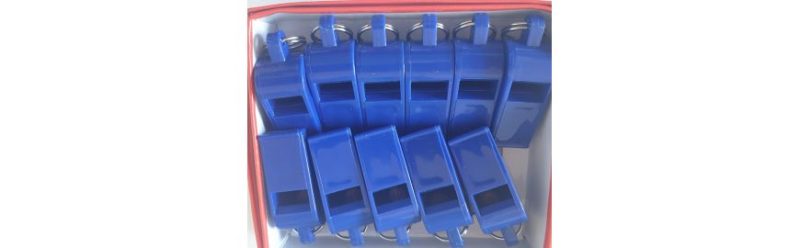 fluier din plastic 1