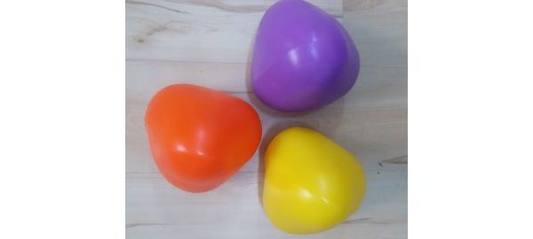 Minge reflex - minge in colturi, in forma de piramida