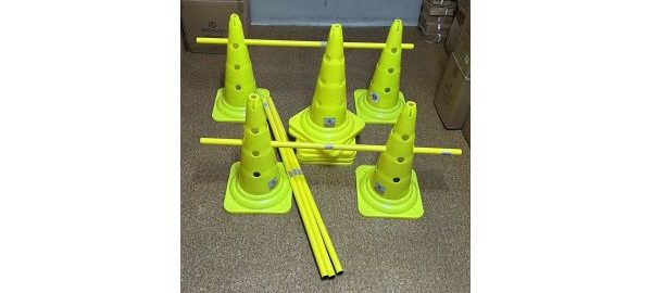Set 10 conuri 50 cm cu 5 bastoane 100 cm